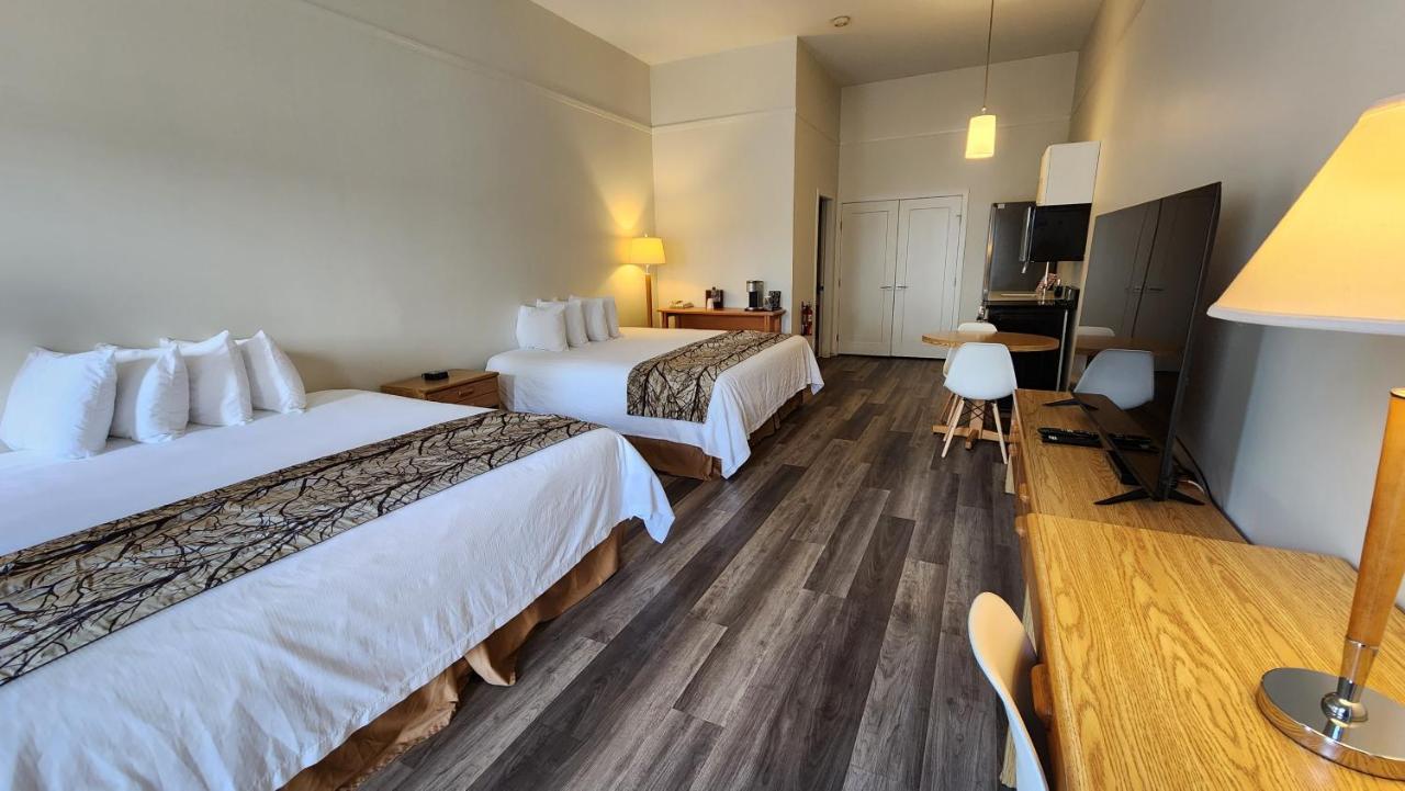 The Cedars Inn Hotel & Convention Centre กิบสันส์ ภายนอก รูปภาพ
