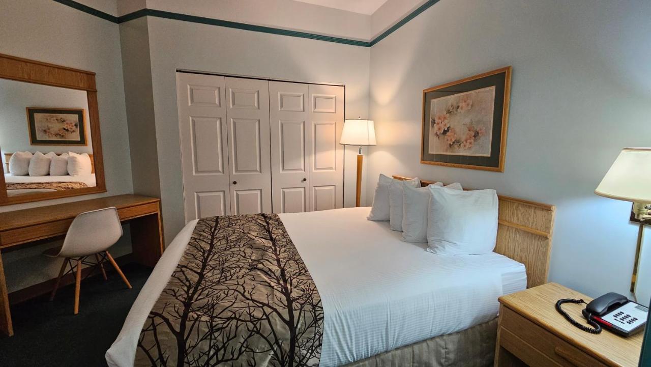 The Cedars Inn Hotel & Convention Centre กิบสันส์ ภายนอก รูปภาพ