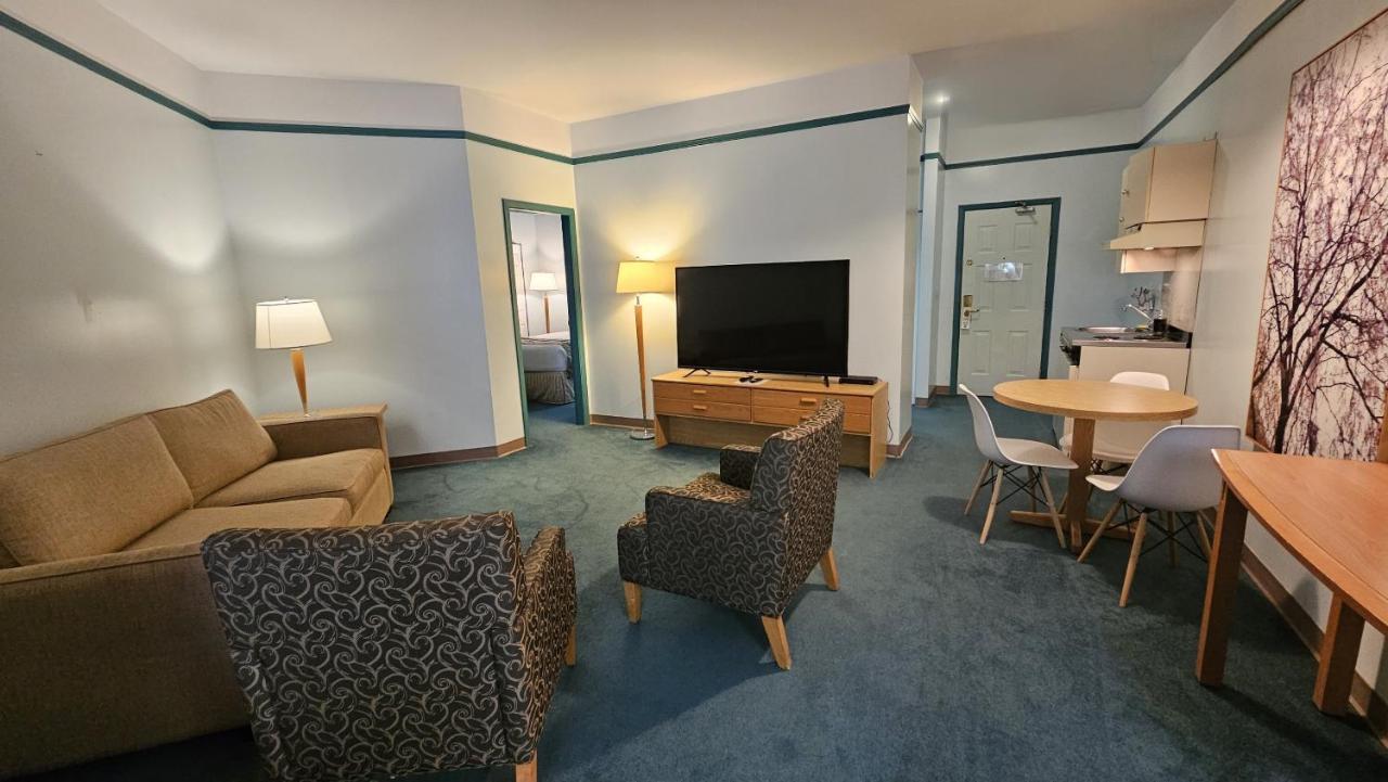 The Cedars Inn Hotel & Convention Centre กิบสันส์ ภายนอก รูปภาพ