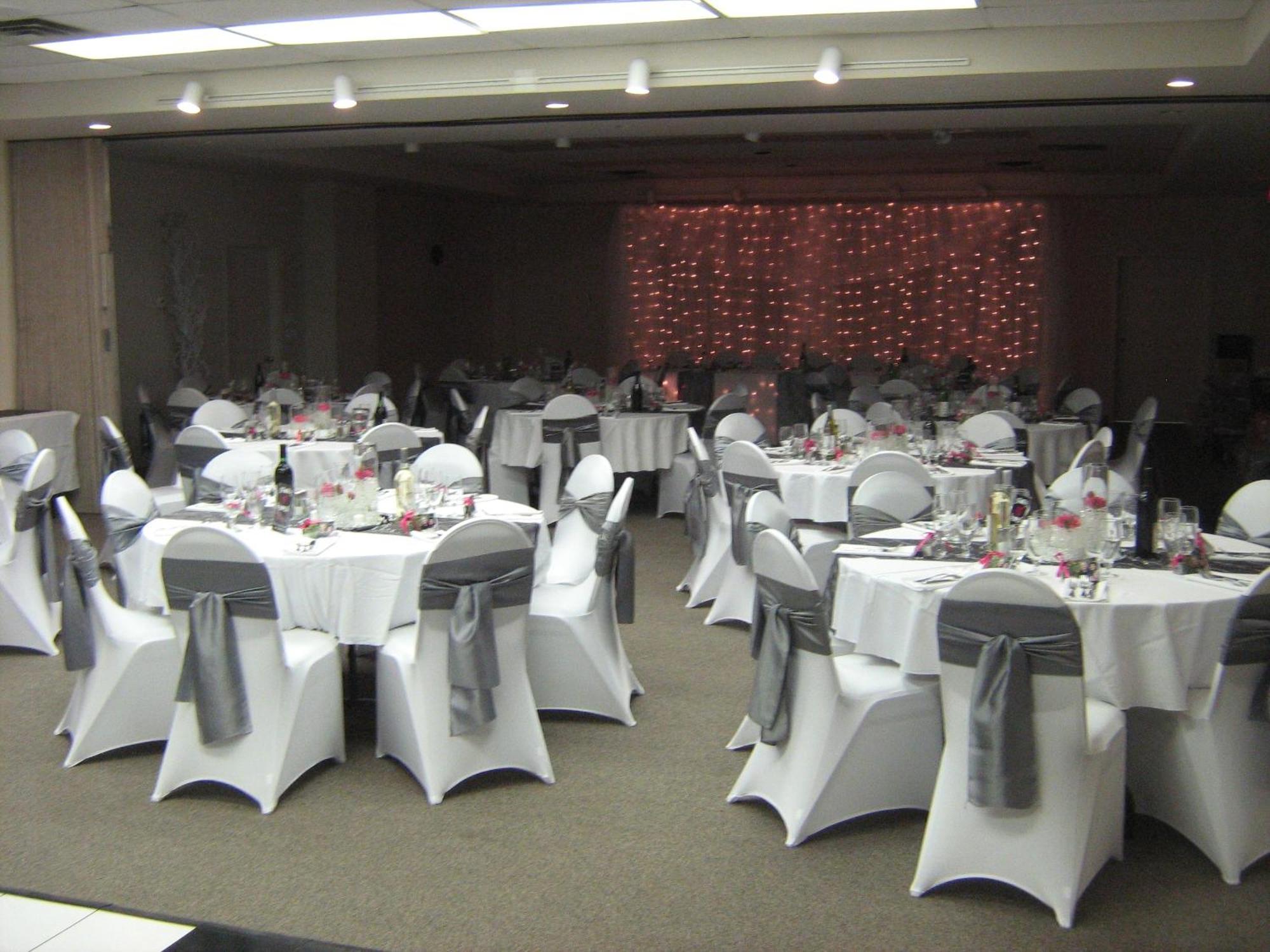 The Cedars Inn Hotel & Convention Centre กิบสันส์ ภายนอก รูปภาพ