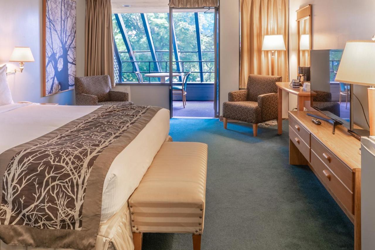 The Cedars Inn Hotel & Convention Centre กิบสันส์ ภายนอก รูปภาพ
